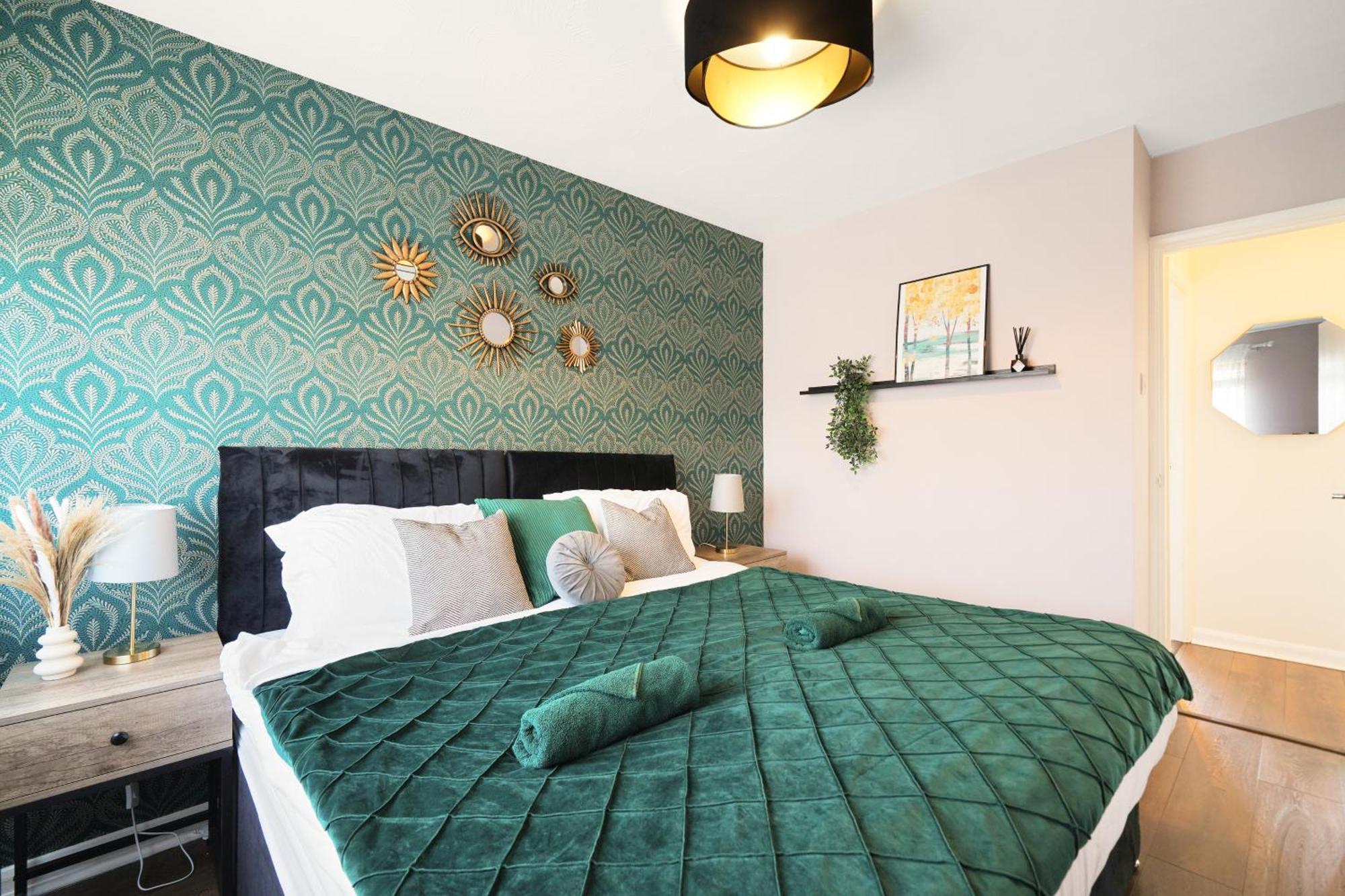 Cosy Corner In Aylesbury Near Stoke Mandeville Hospital & Town Centre With Private Parking Exterior foto