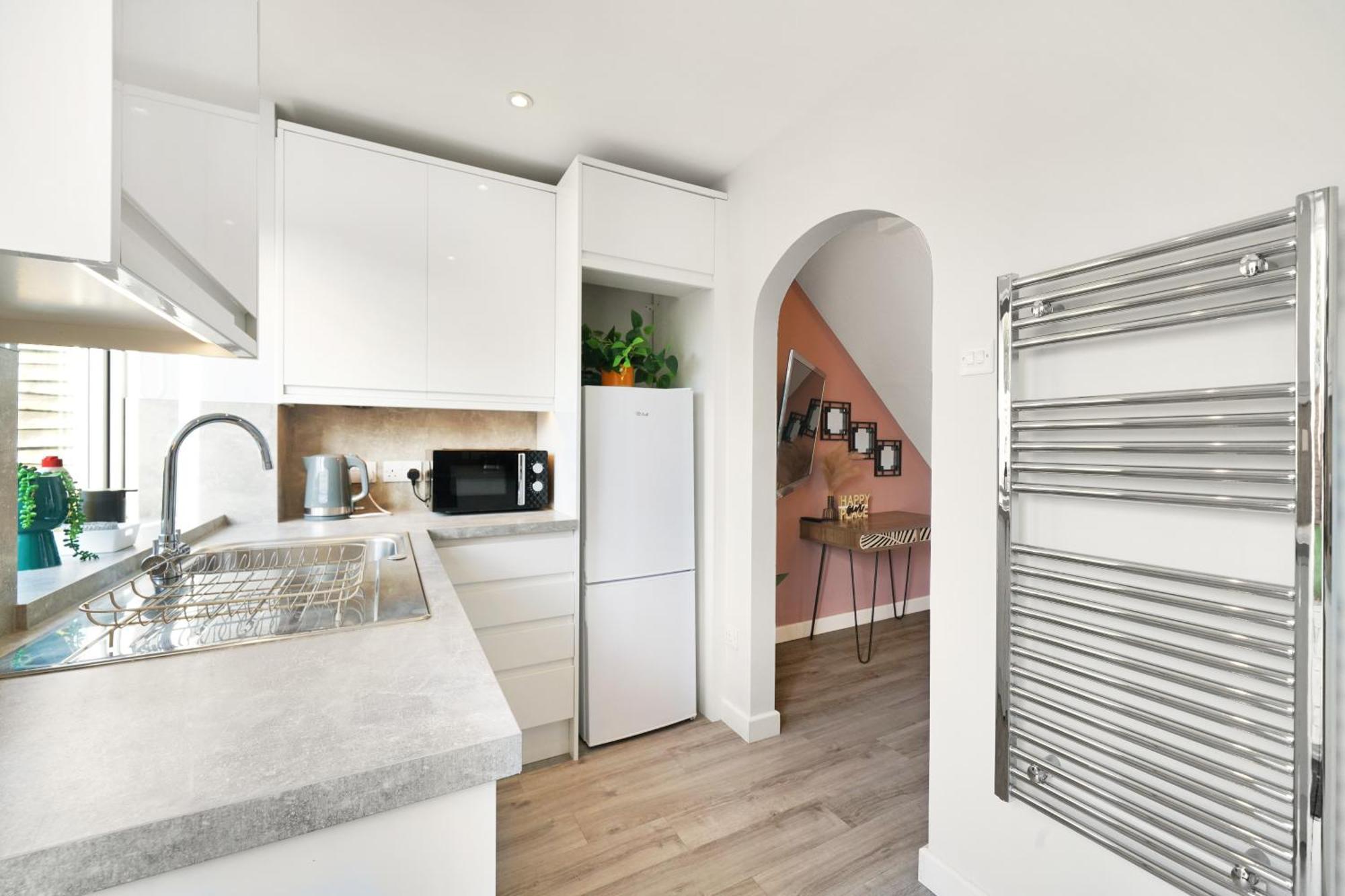 Cosy Corner In Aylesbury Near Stoke Mandeville Hospital & Town Centre With Private Parking Exterior foto