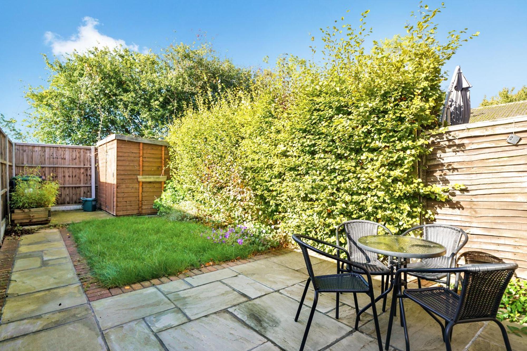 Cosy Corner In Aylesbury Near Stoke Mandeville Hospital & Town Centre With Private Parking Exterior foto